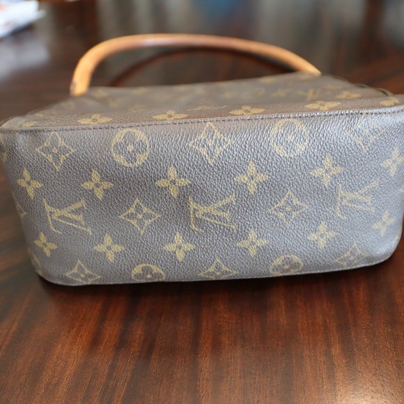 LV Vintage Monogram Looping Purse GM Date - Picture 11 of 17